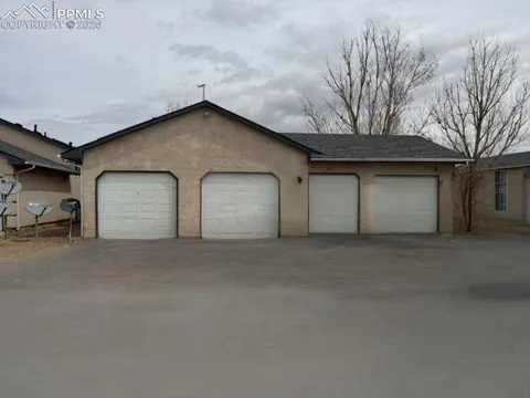 715-721 E Laporte Drive