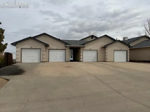 687-693 E Laporte Drive