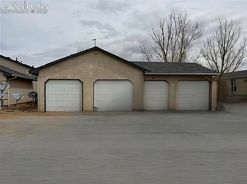 729 E Laporte Drive