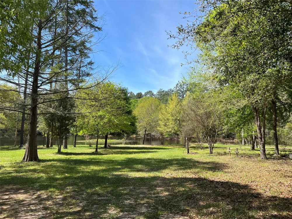 9296 County Road 302 Plantersville, TX 77363