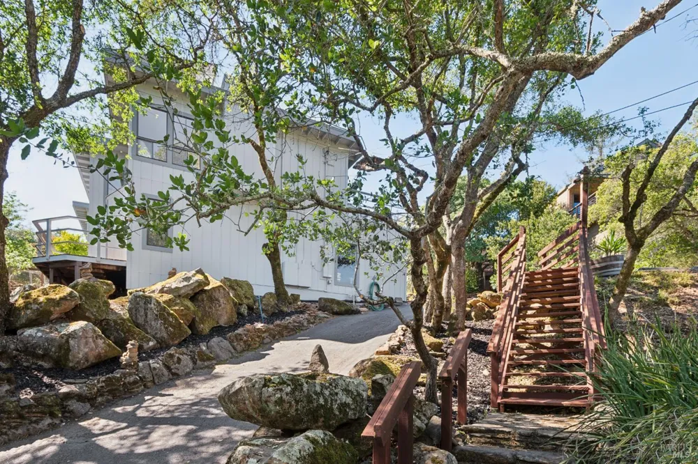 1475 Los Olivos Road Santa Rosa, CA 95404