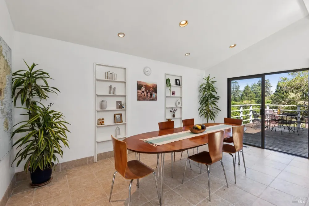 1475 Los Olivos Road Santa Rosa, CA 95404