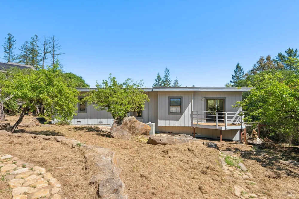 1475 Los Olivos Road Santa Rosa, CA 95404