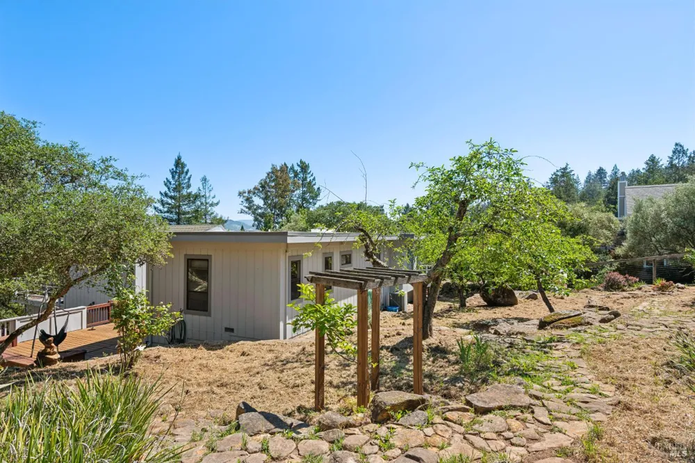 1475 Los Olivos Road Santa Rosa, CA 95404