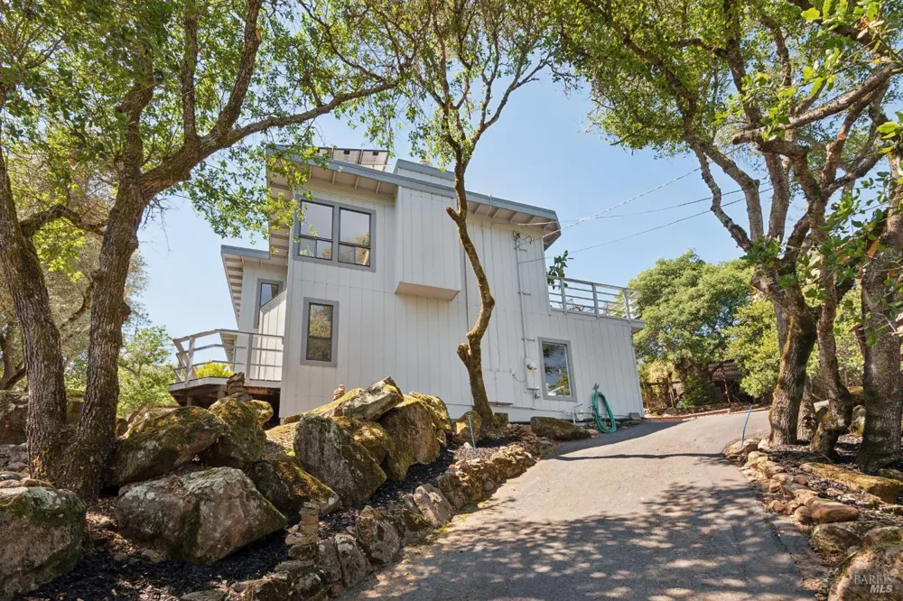 1475 Los Olivos Road Santa Rosa, CA 95404