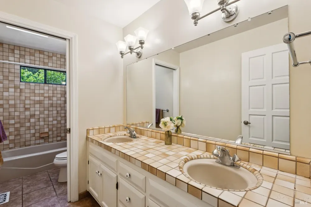 1475 Los Olivos Road Santa Rosa, CA 95404