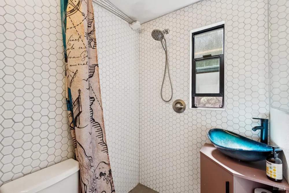 1475 Los Olivos Road Santa Rosa, CA 95404