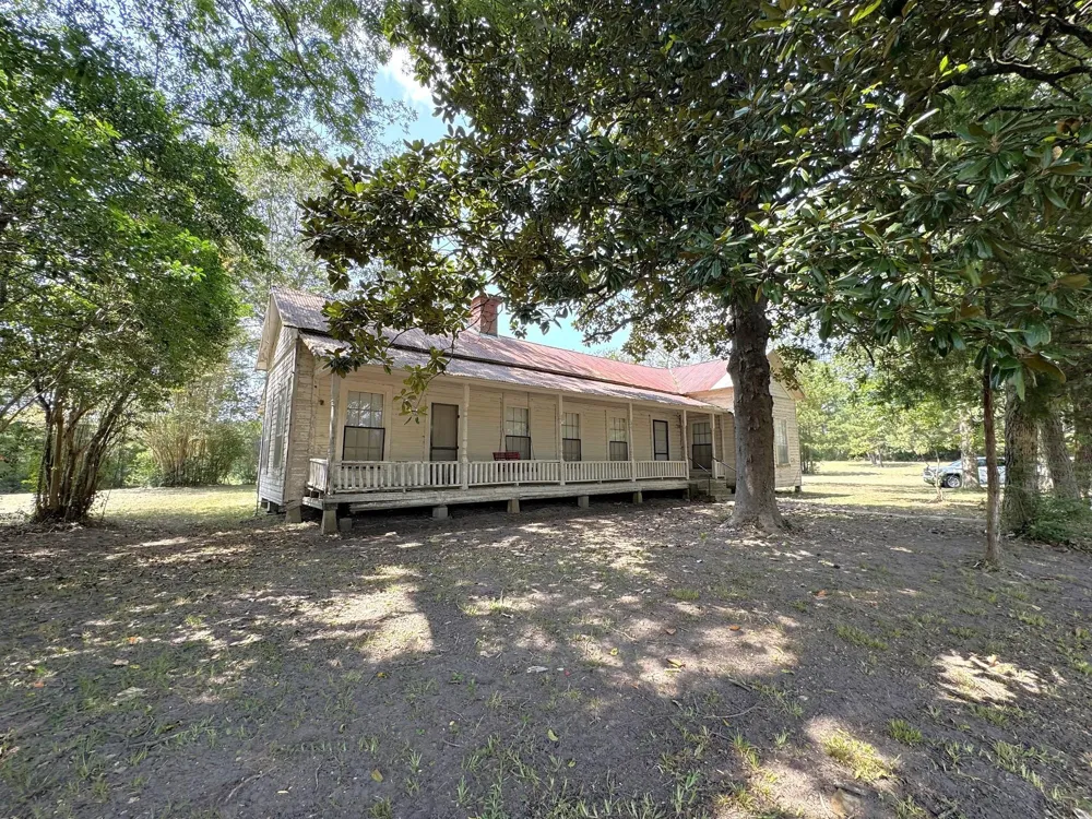 S Pitzer Street Colmesneil, TX 75938