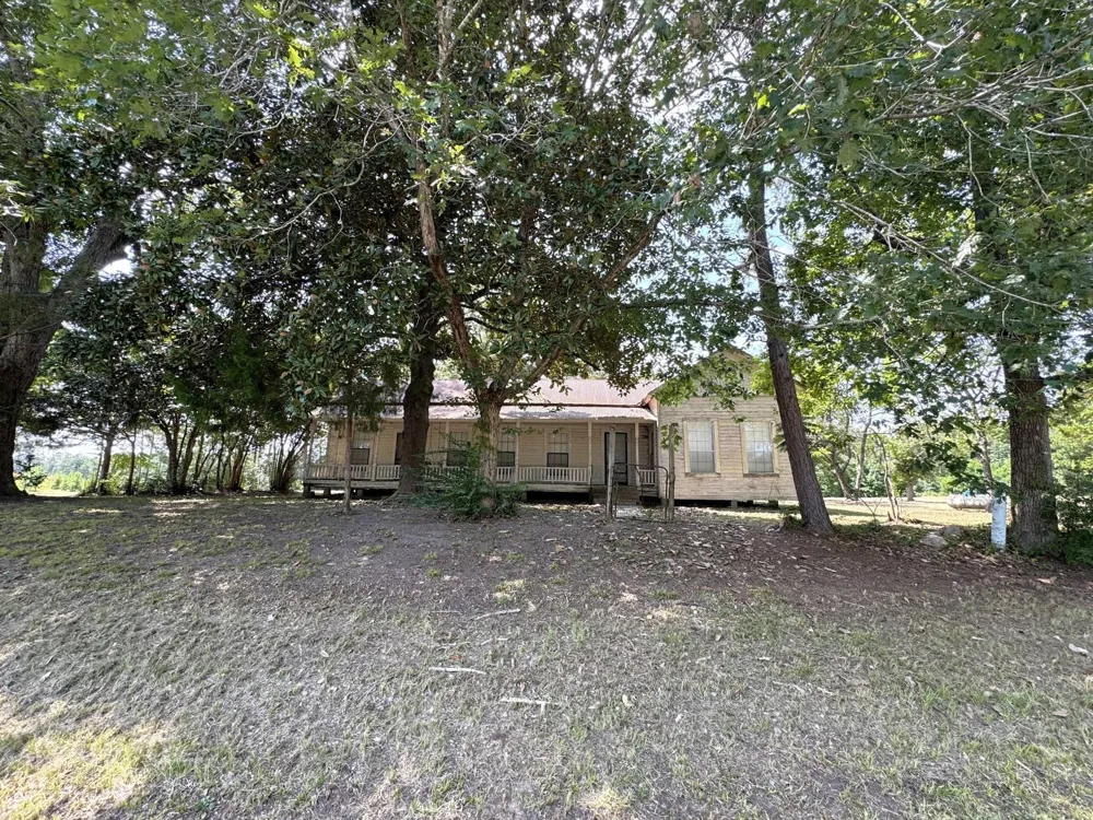 S Pitzer Street Colmesneil, TX 75938