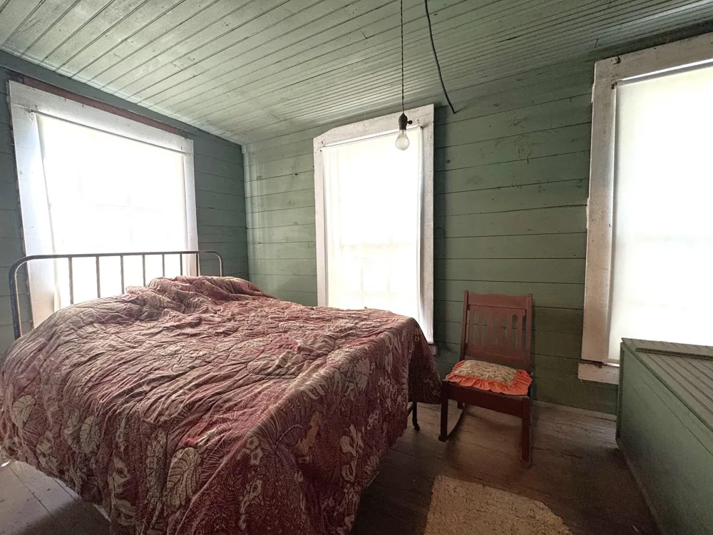 S Pitzer Street Colmesneil, TX 75938
