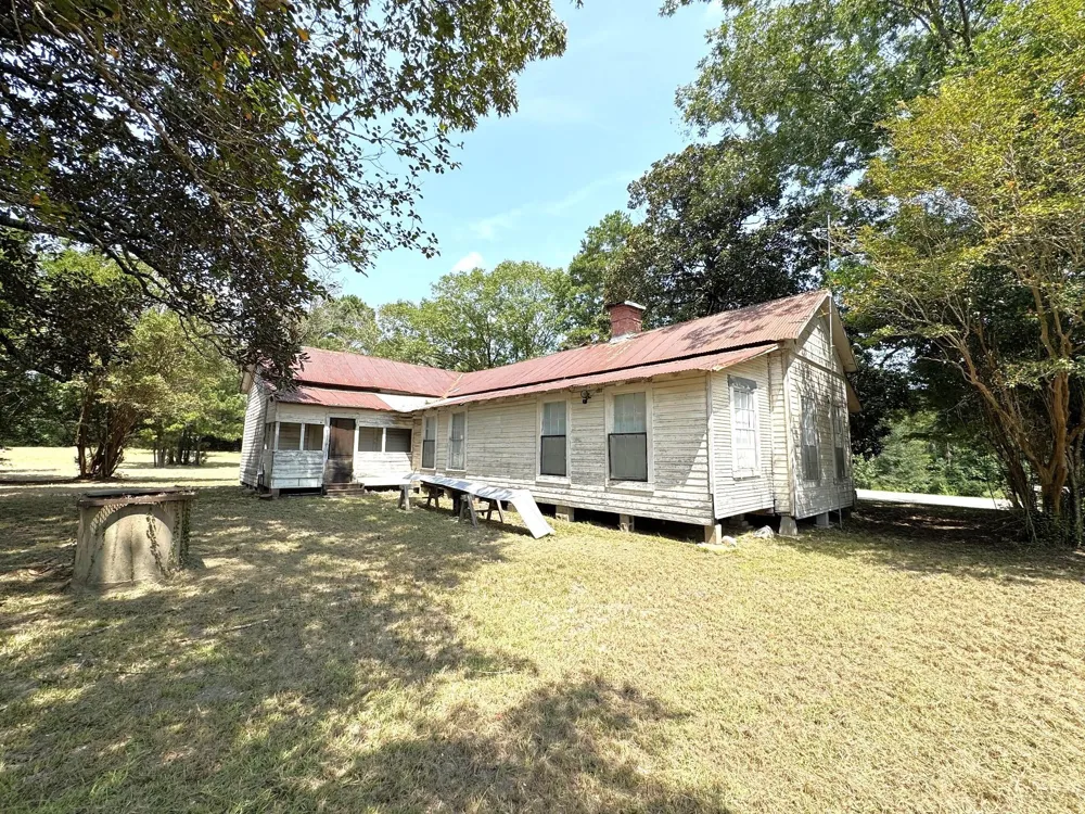 S Pitzer Street Colmesneil, TX 75938
