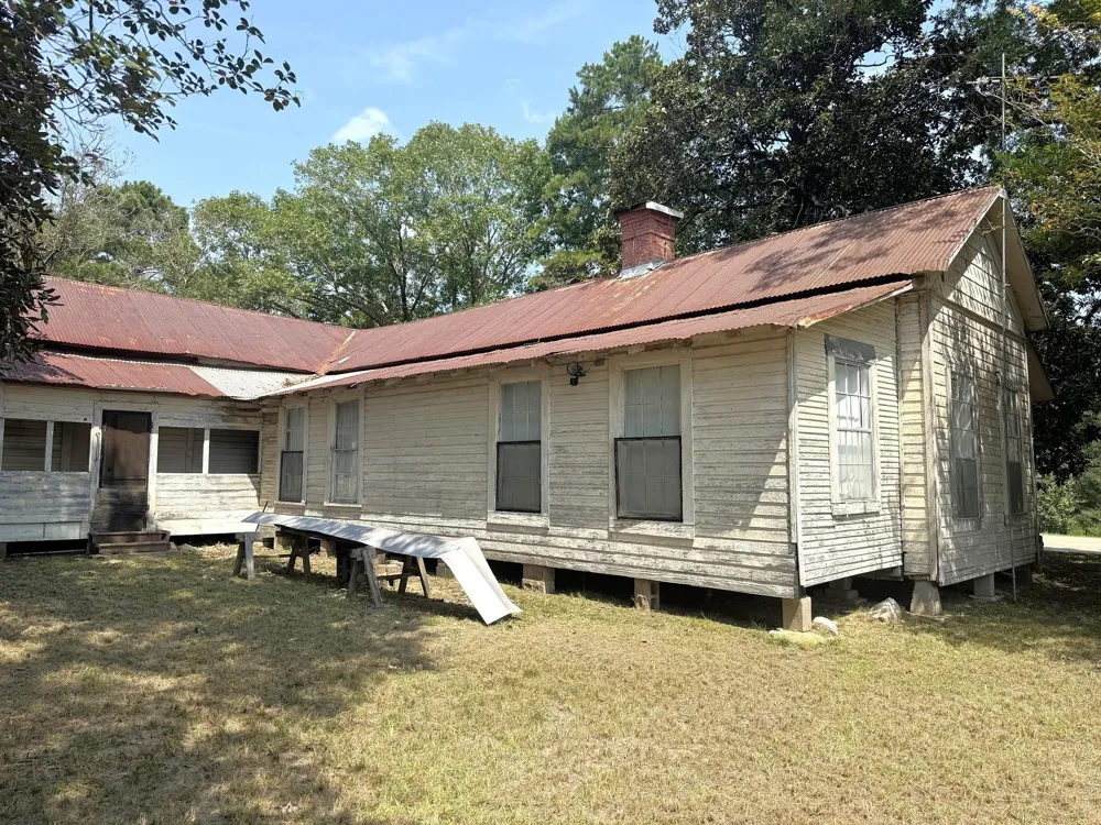 S Pitzer Street Colmesneil, TX 75938