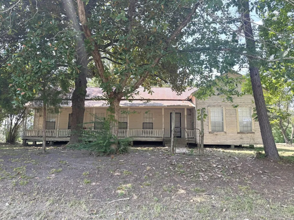 S Pitzer Street Colmesneil, TX 75938
