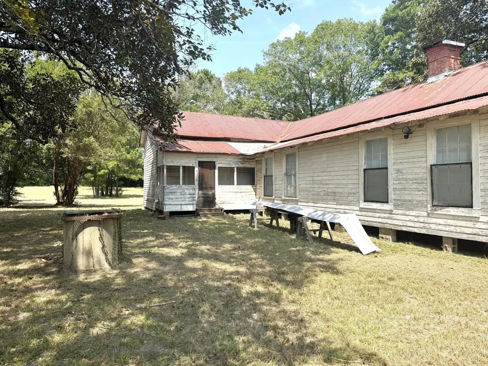 S Pitzer Street Colmesneil, TX 75938