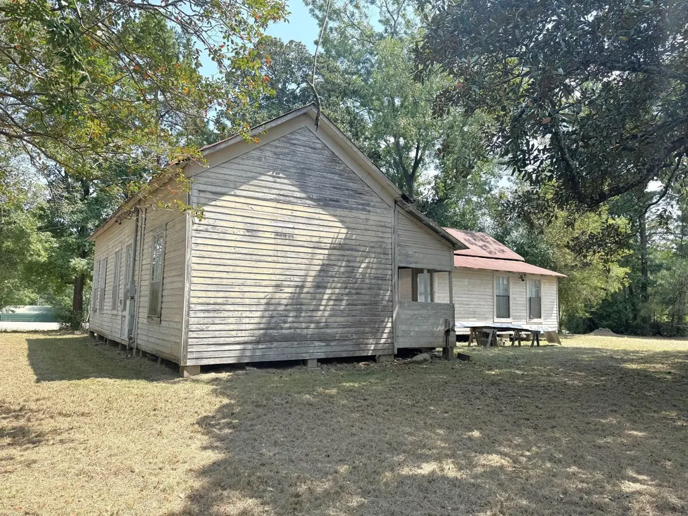 S Pitzer Street Colmesneil, TX 75938