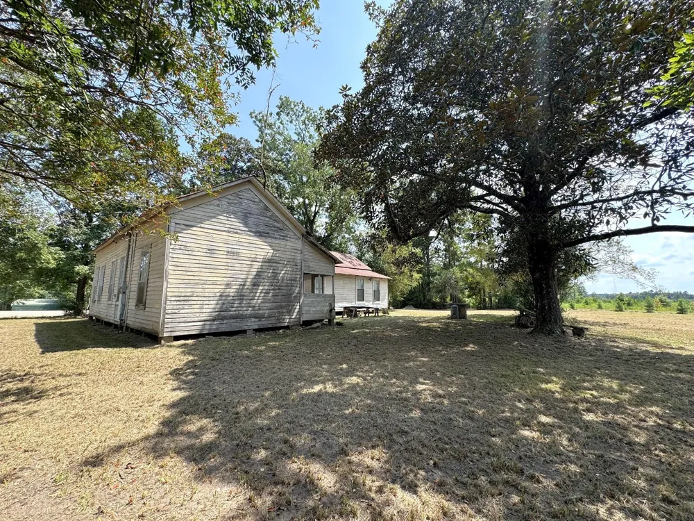 S Pitzer Street Colmesneil, TX 75938
