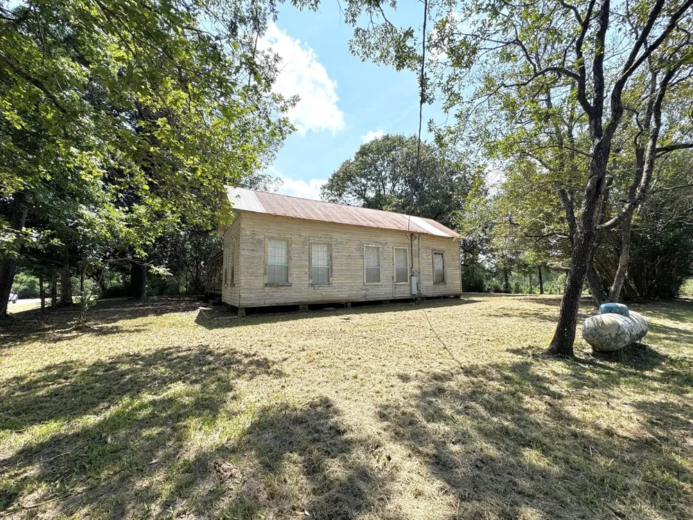 S Pitzer Street Colmesneil, TX 75938