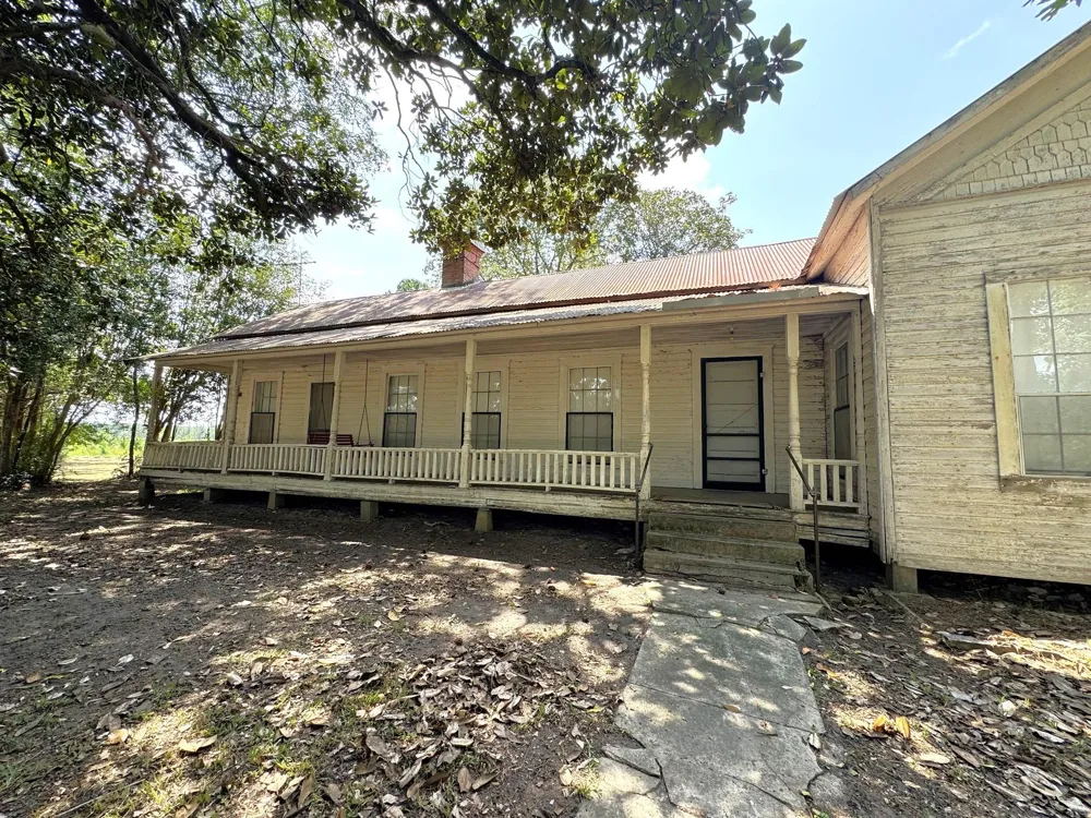 S Pitzer Street Colmesneil, TX 75938
