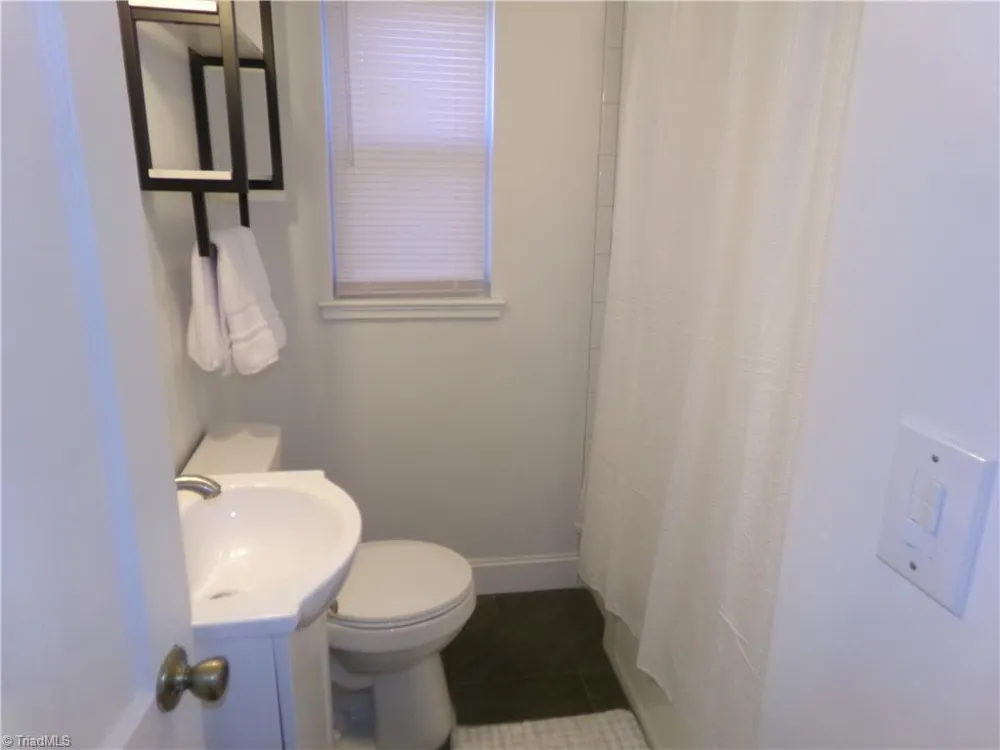 2507 Miller Park Circle #B Winston-Salem, NC 27103