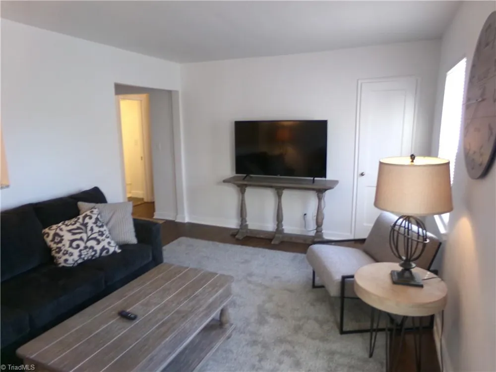 2507 Miller Park Circle #B Winston-Salem, NC 27103
