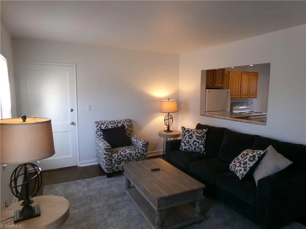 2507 Miller Park Circle #B Winston-Salem, NC 27103