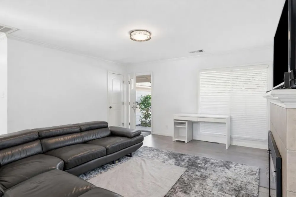 2170 Clarke Avenue East Palo Alto, CA 94303