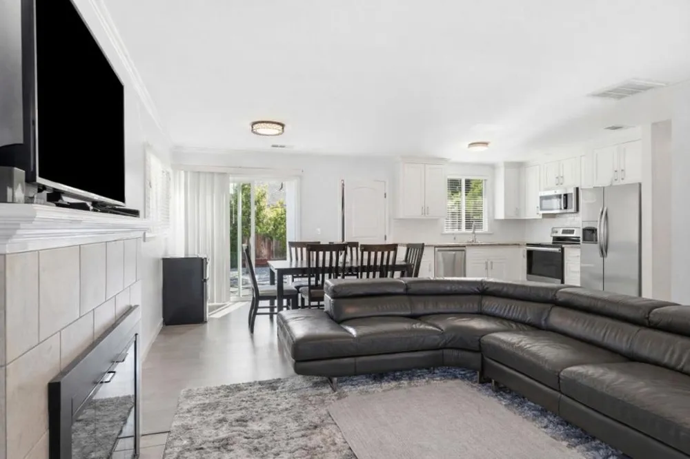2170 Clarke Avenue East Palo Alto, CA 94303