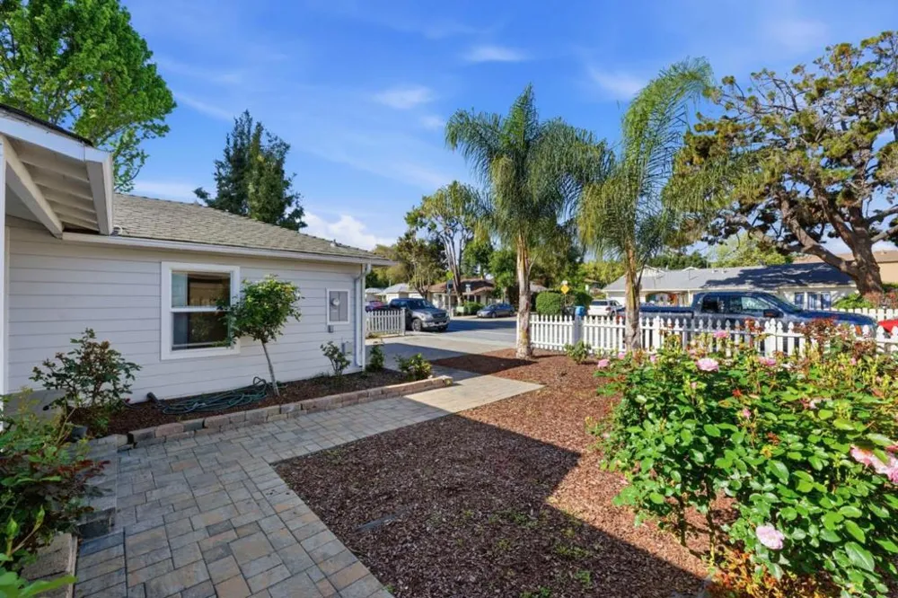 2170 Clarke Avenue East Palo Alto, CA 94303