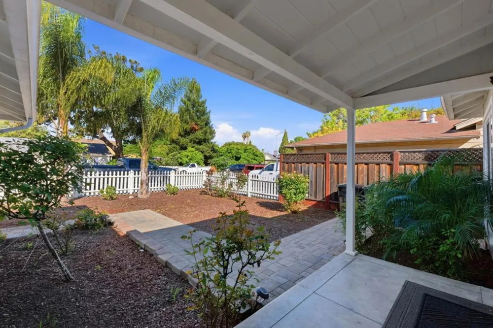 2170 Clarke Avenue East Palo Alto, CA 94303