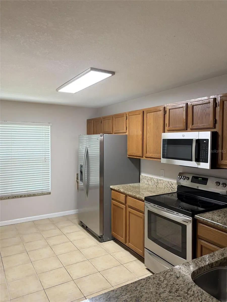 3156 VALLEY OAKS DRIVE #614 Tampa, FL 33618