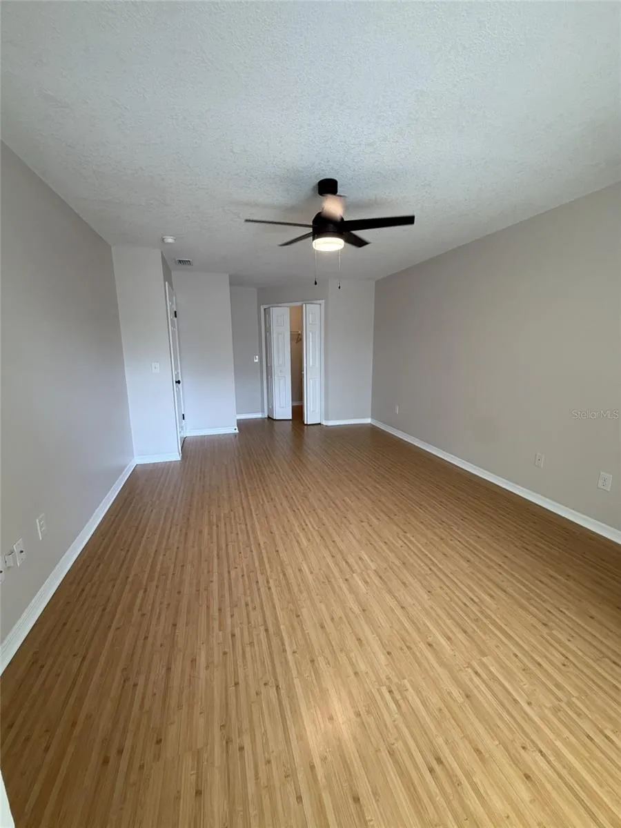 3156 VALLEY OAKS DRIVE #614 Tampa, FL 33618