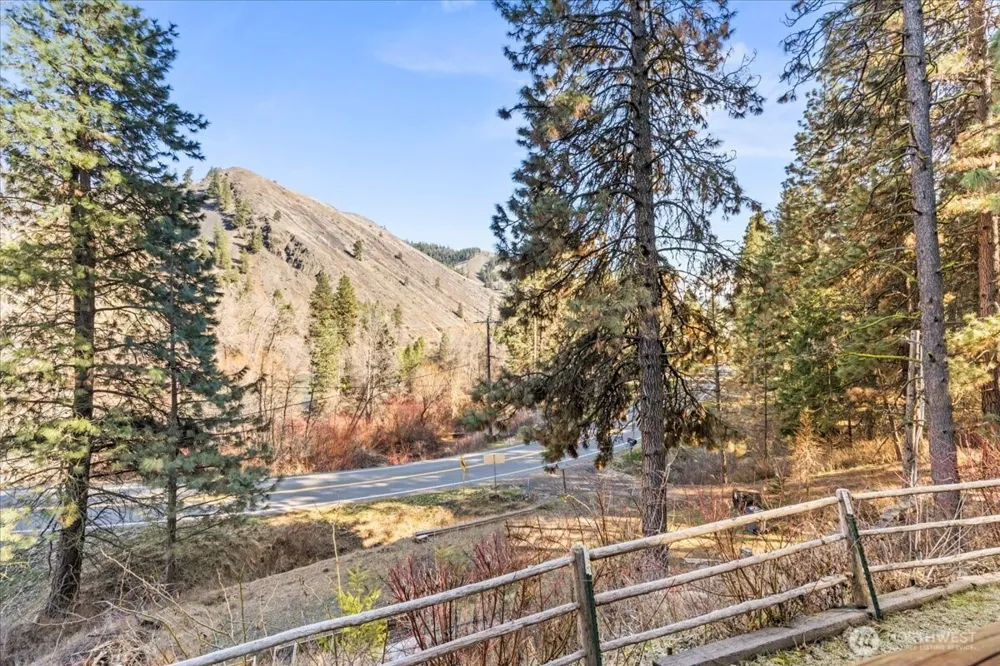 4492 Nile Road Naches, WA 98937
