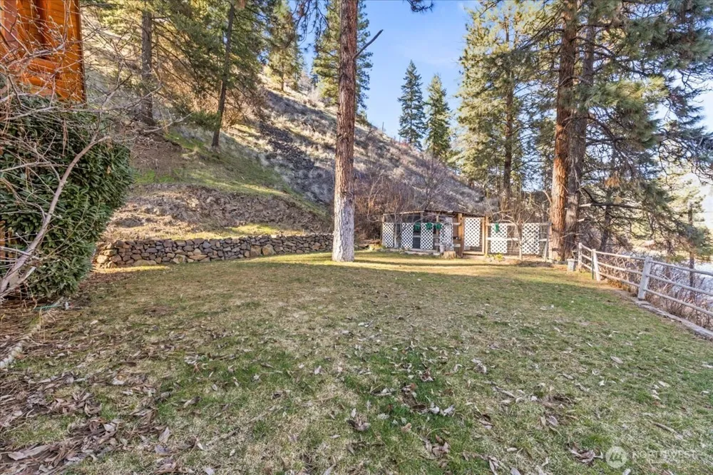 4492 Nile Road Naches, WA 98937