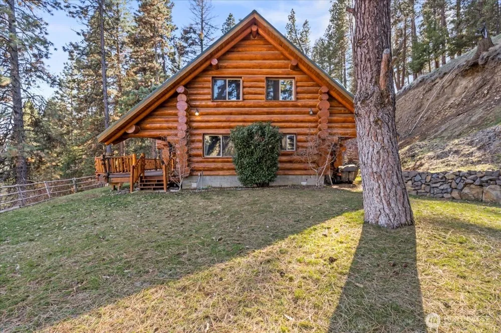 4492 Nile Road Naches, WA 98937