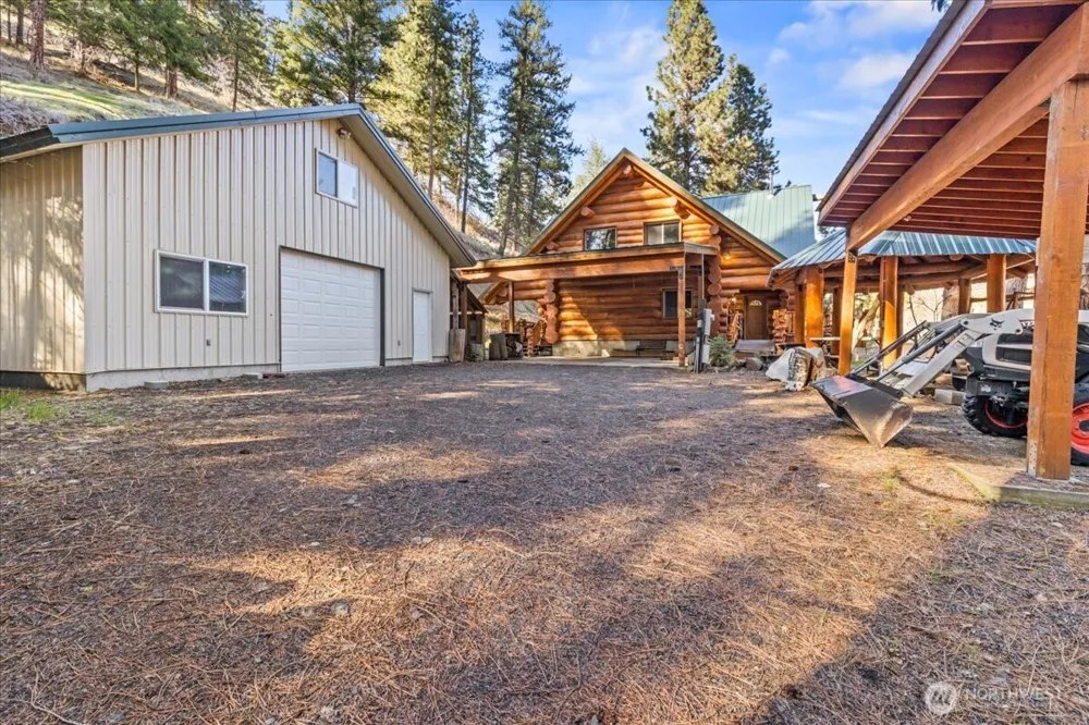 4492 Nile Road Naches, WA 98937