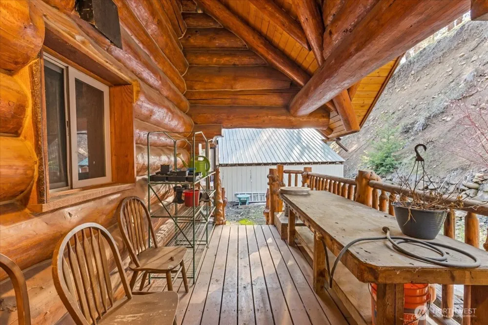 4492 Nile Road Naches, WA 98937