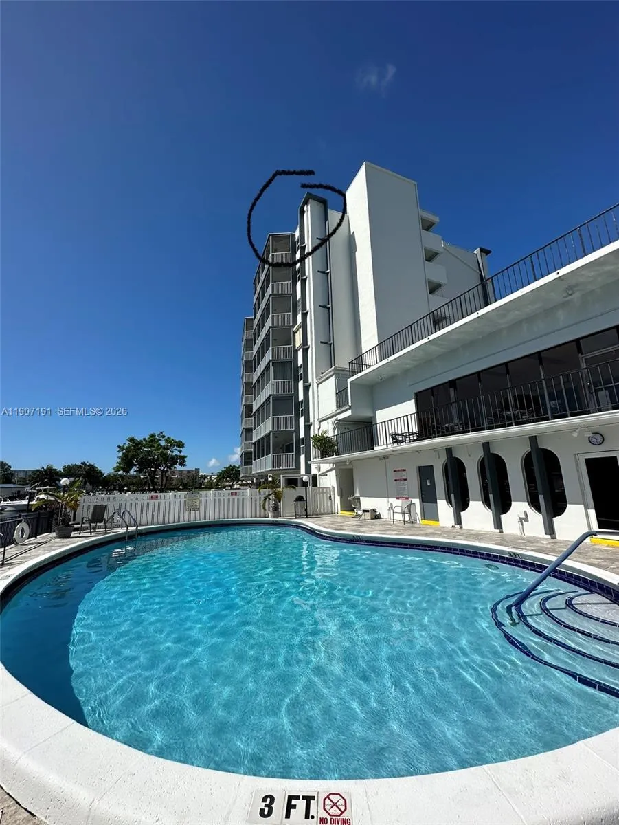 200 Diplomat Pkwy #827 Hallandale Beach, FL 33009