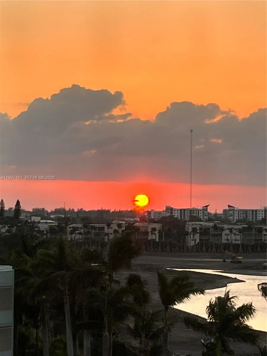 200 Diplomat Pkwy #827 Hallandale Beach, FL 33009