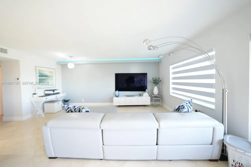 200 Diplomat Pkwy #827 Hallandale Beach, FL 33009