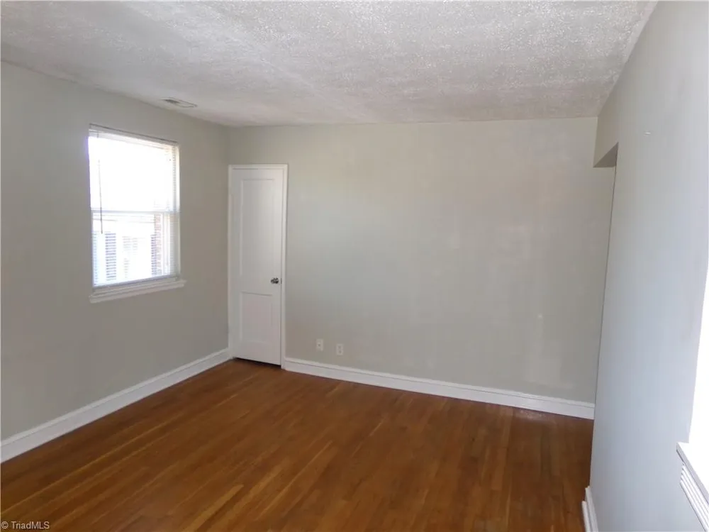 2527 Miller Park Circle #C Winston-Salem, NC 27103