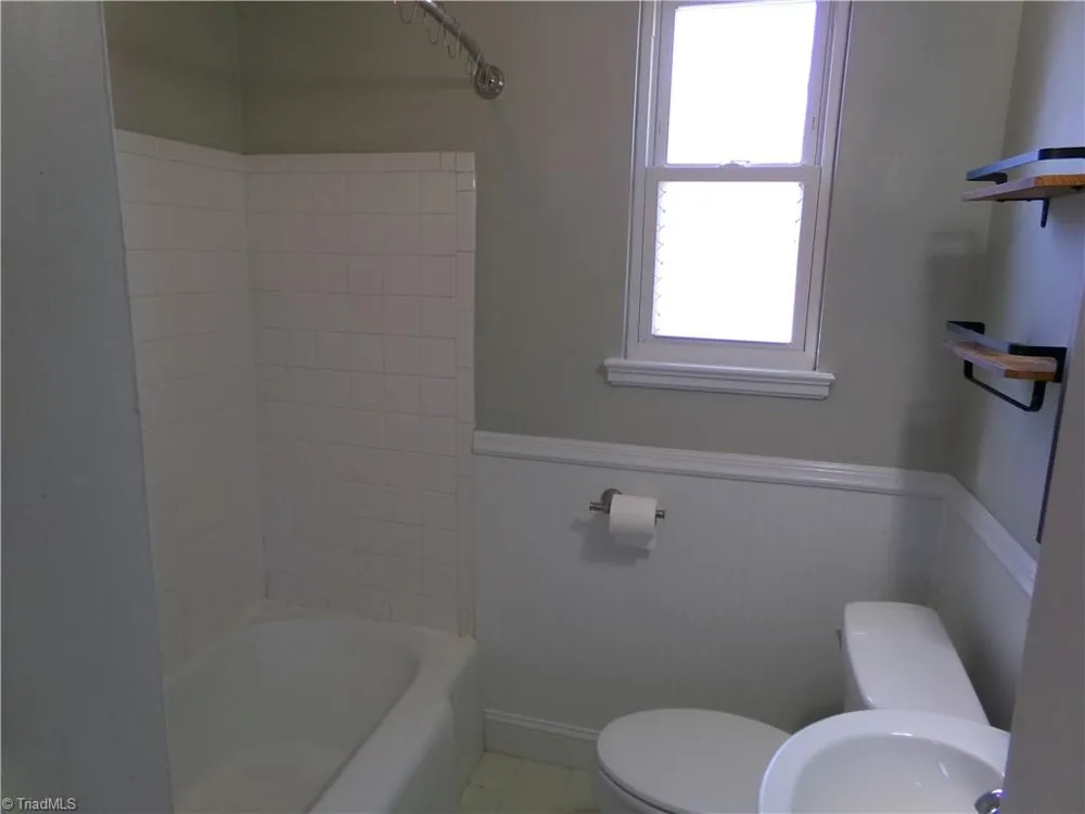 2527 Miller Park Circle #C Winston-Salem, NC 27103