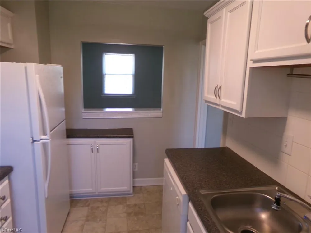 2527 Miller Park Circle #C Winston-Salem, NC 27103