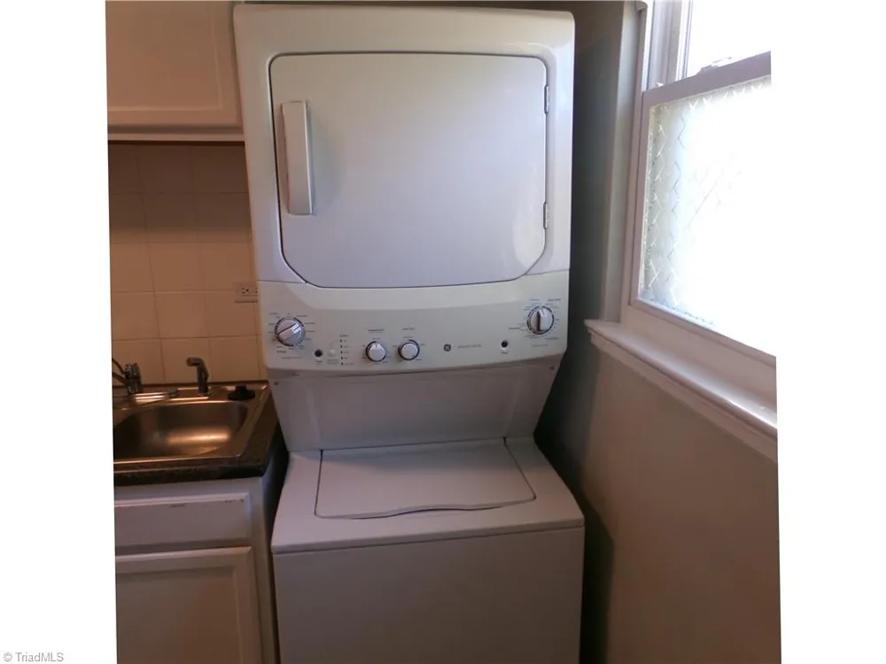 2527 Miller Park Circle #C Winston-Salem, NC 27103