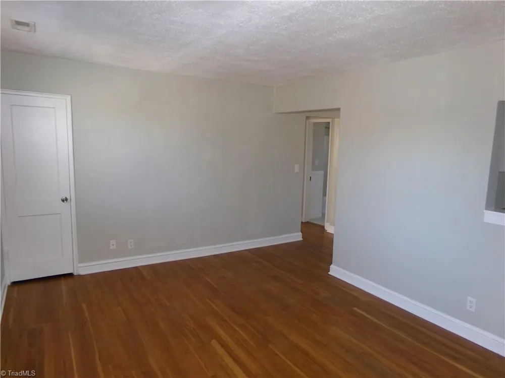 2527 Miller Park Circle #C Winston-Salem, NC 27103