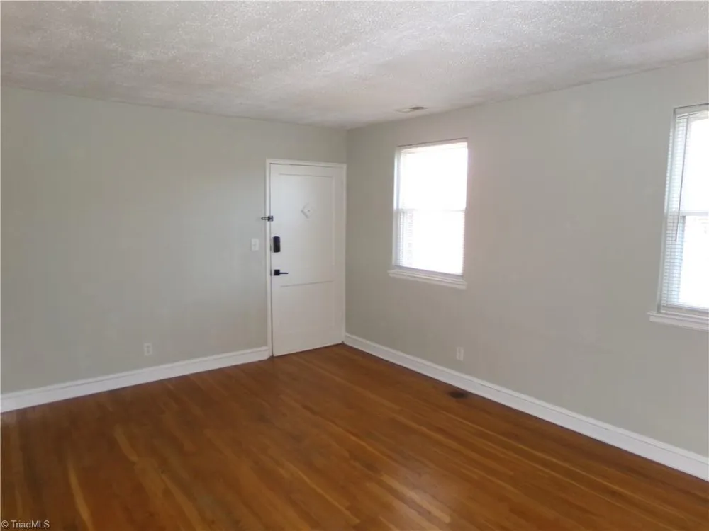2527 Miller Park Circle #C Winston-Salem, NC 27103