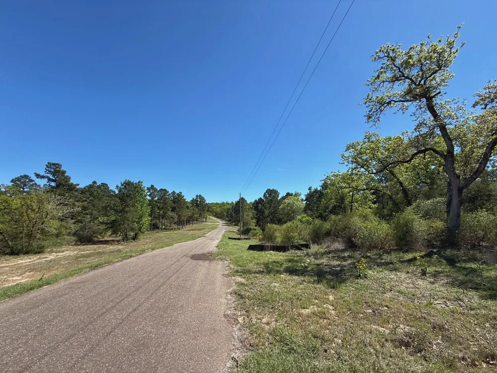10 Cr 2926 Buffalo, TX 75831