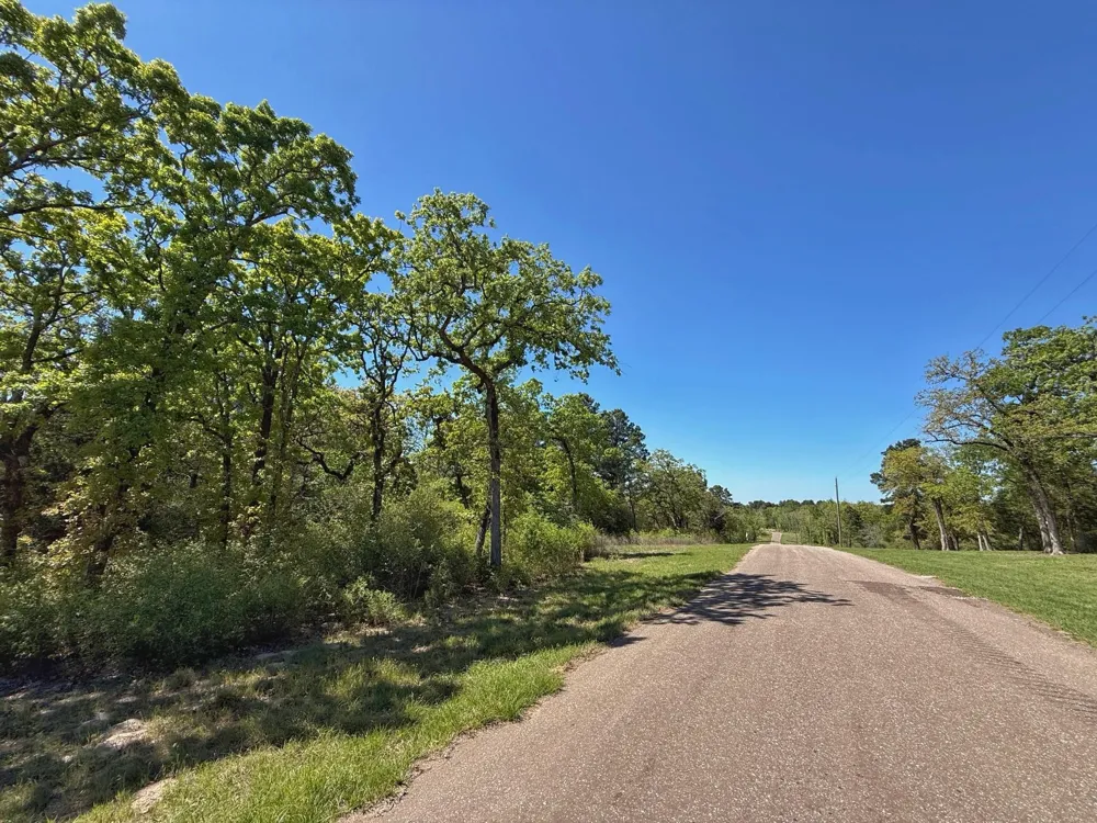 10 Cr 2926 Buffalo, TX 75831