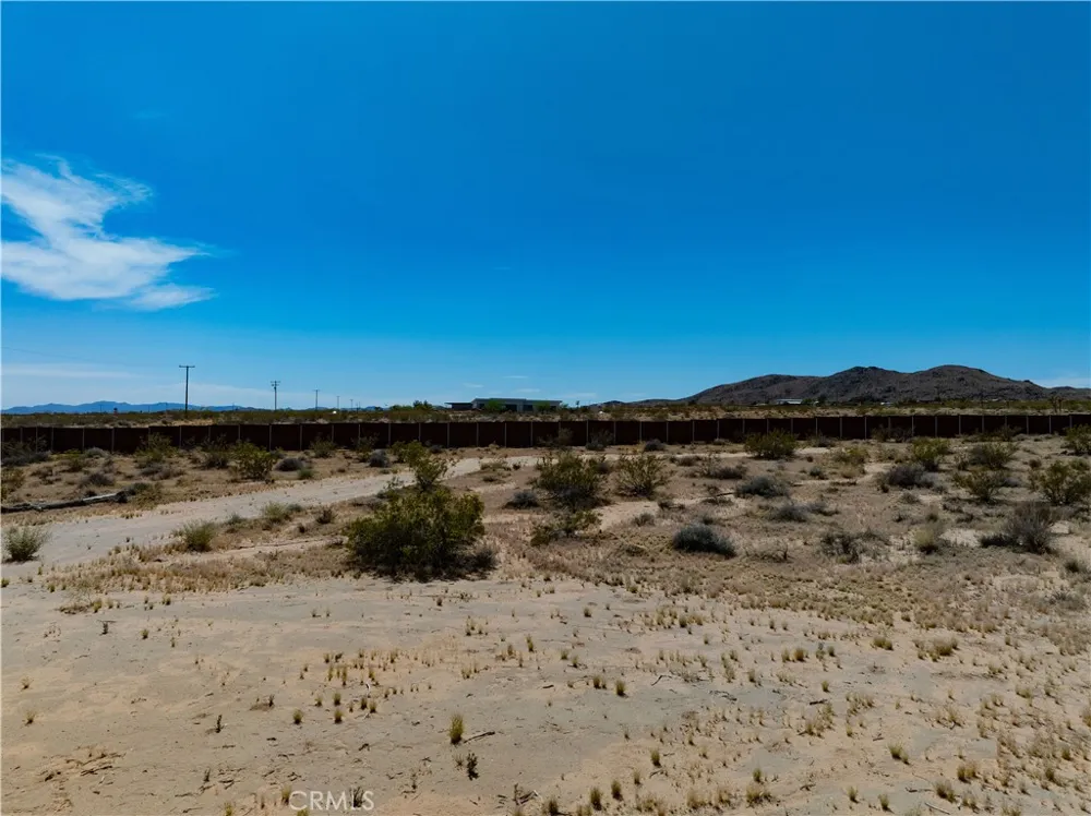 424 Ducor Avenue Landers, CA 92285