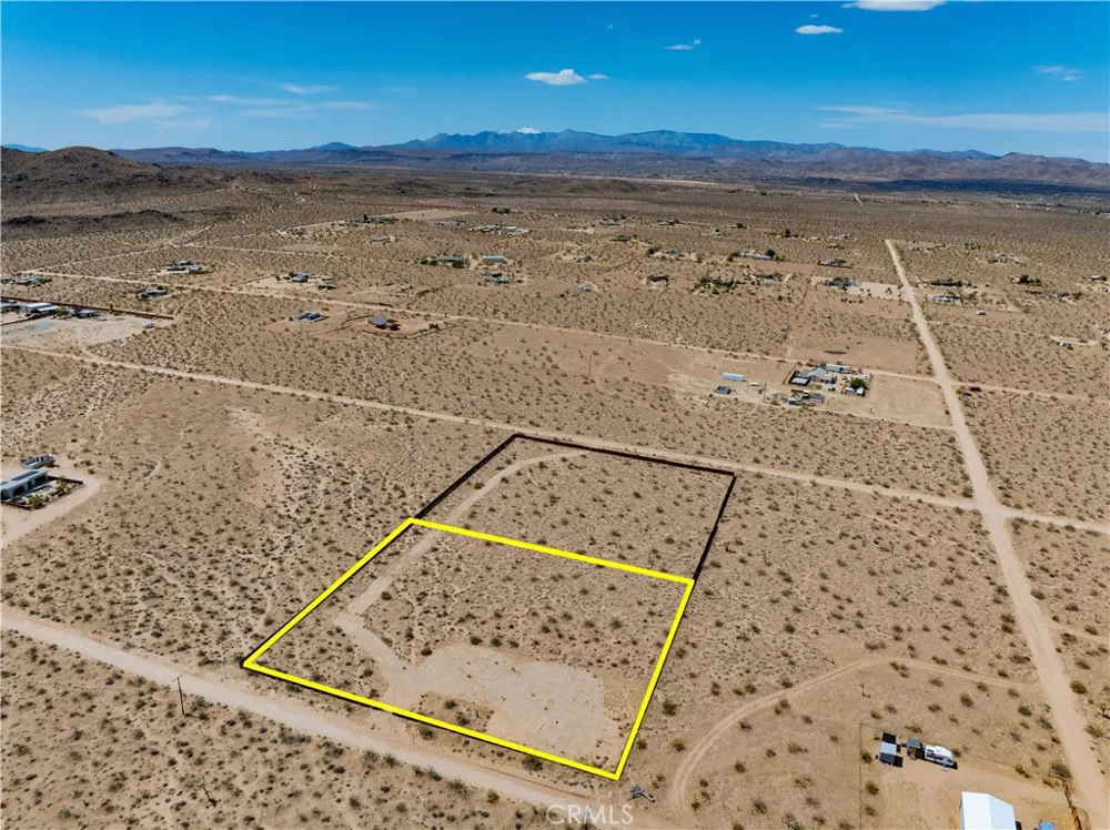 424 Ducor Avenue Landers, CA 92285