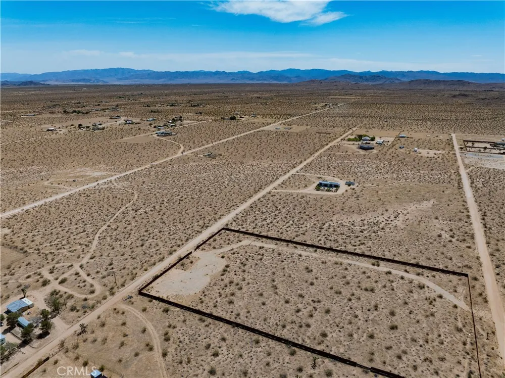 424 Ducor Avenue Landers, CA 92285